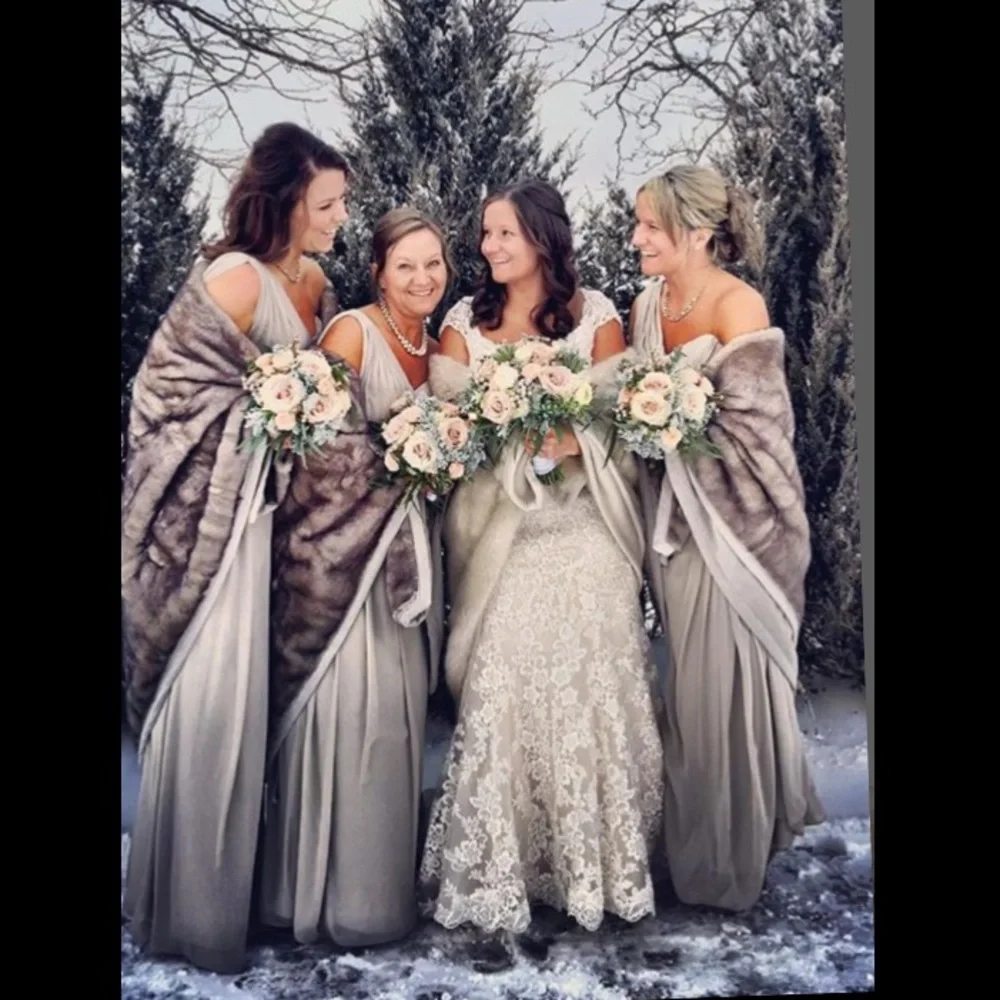 Elegant Gray Women's Dress - Picture 2 of 3